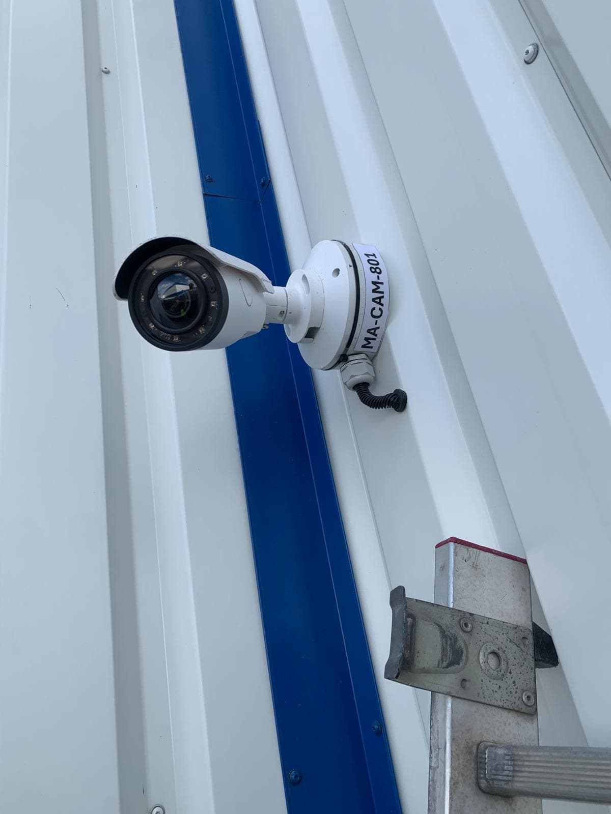 Kamera tubowa bullet MA-CAM-801 – montaż zewnętrzny na elewacji