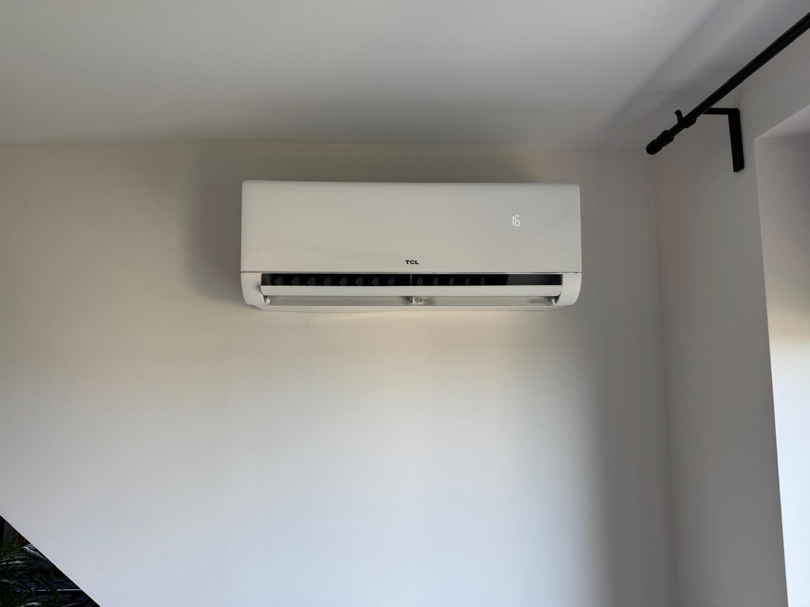 Klimatyzator TCL Split – jednostka wewnętrzna w mieszkaniu